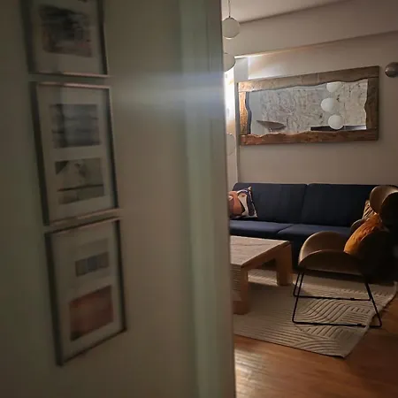 92m Upscale With An Office, Piano & Yoga Space Apartment