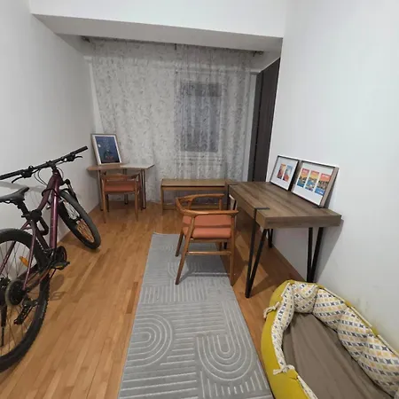 92m Upscale With An Office, Piano & Yoga Space Apartment