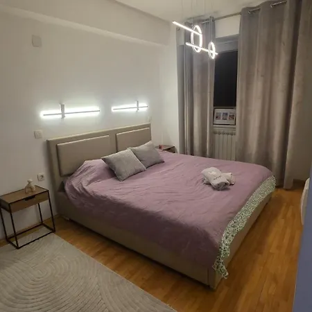 Apartment 92m Upscale With An Office, Piano & Yoga Space